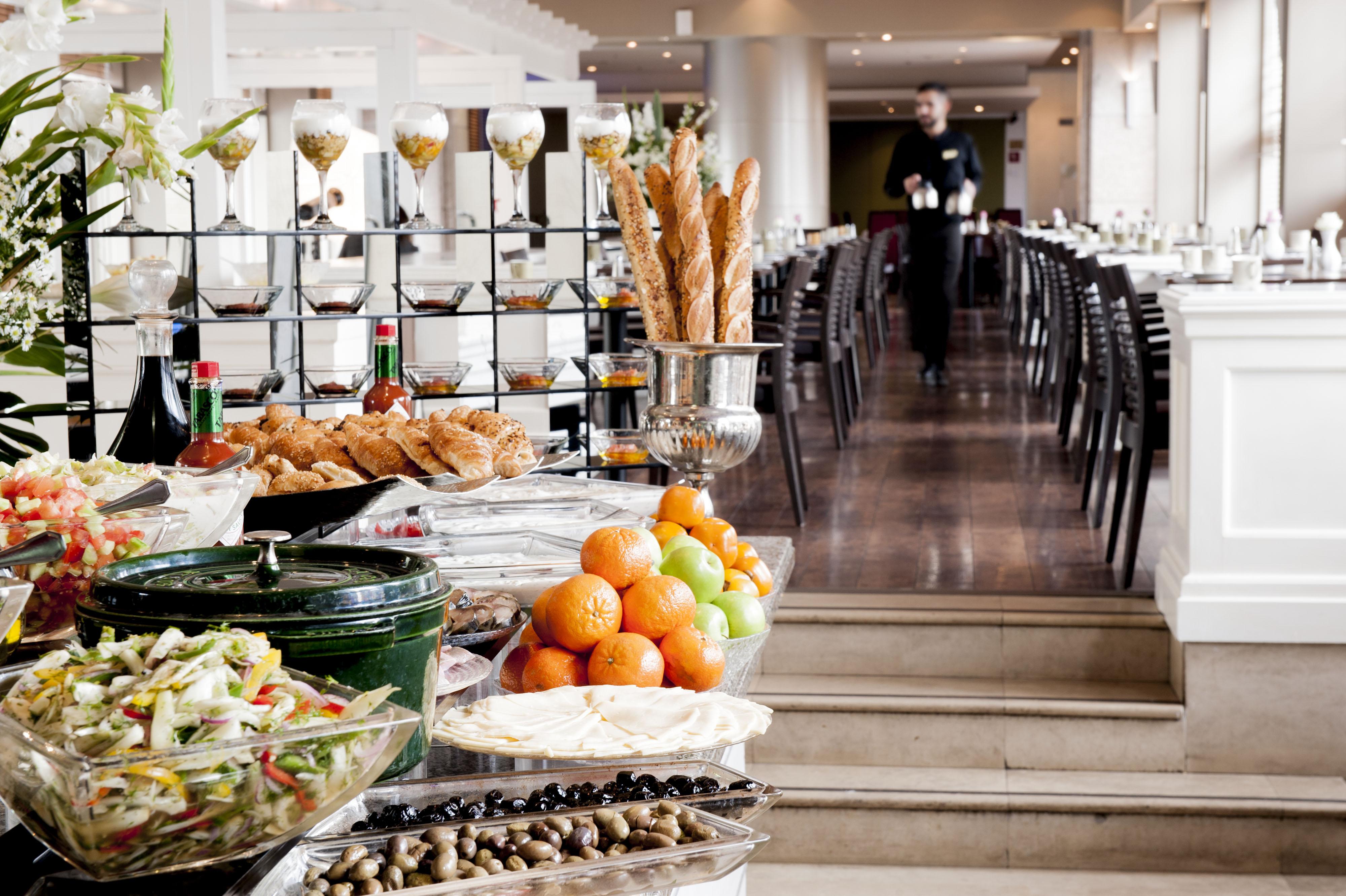 Leonardo City Tower Hotel Tel Aviv Giv'atayim Exteriér fotografie The restaurant