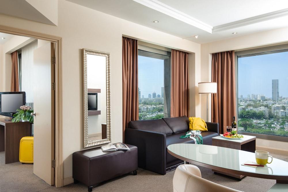 Leonardo City Tower Hotel Tel Aviv Giv'atayim Exteriér fotografie A suite at the Hilton Tel Aviv