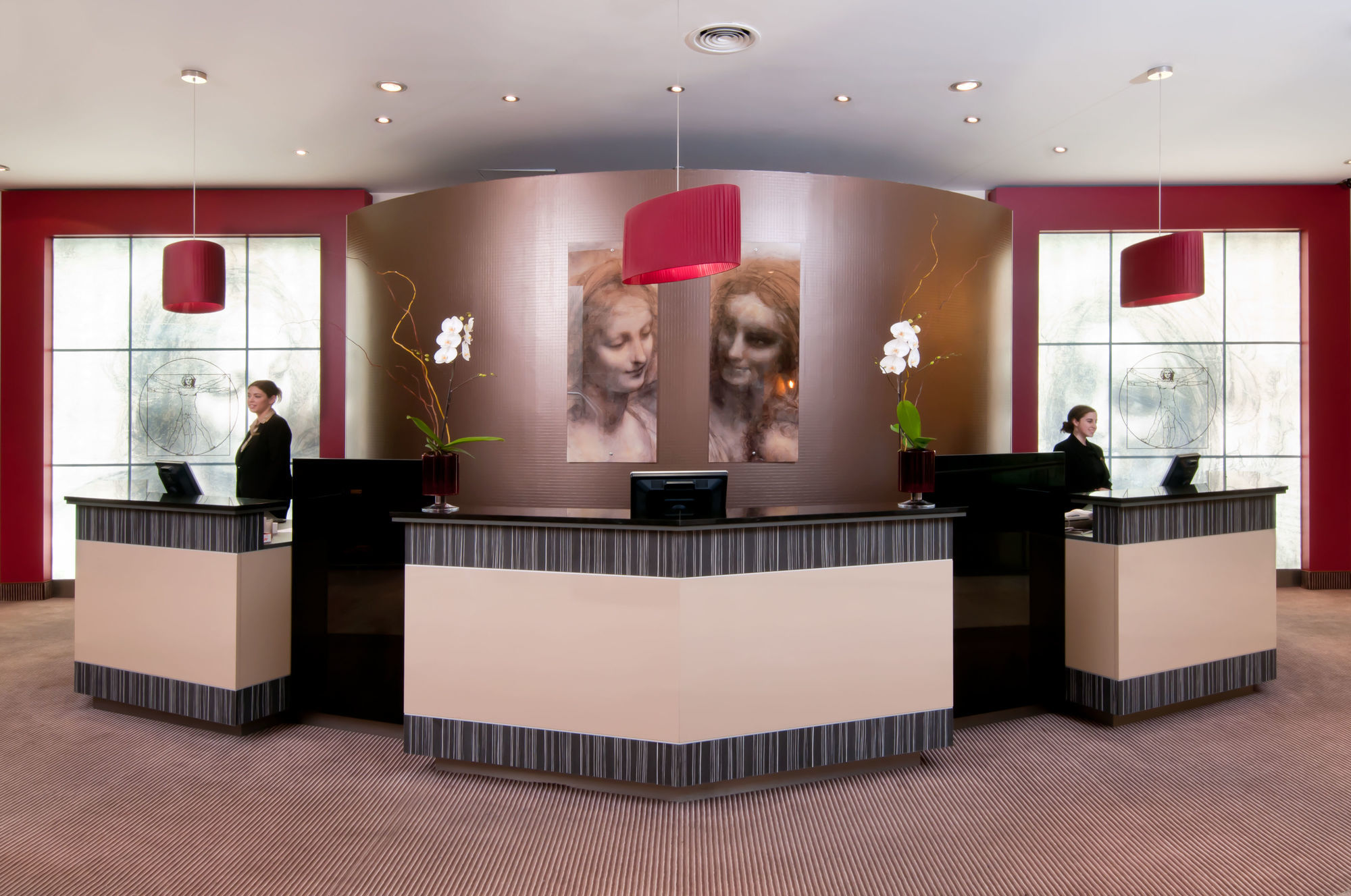 Leonardo City Tower Hotel Tel Aviv Giv'atayim Exteriér fotografie Reception desk at the Radisson Blu Hamburg