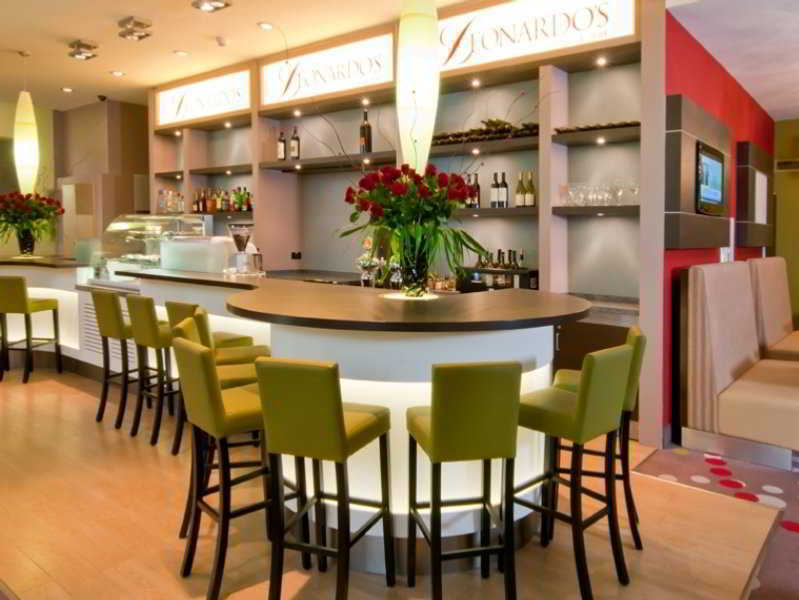 Leonardo City Tower Hotel Tel Aviv Giv'atayim Exteriér fotografie Bar