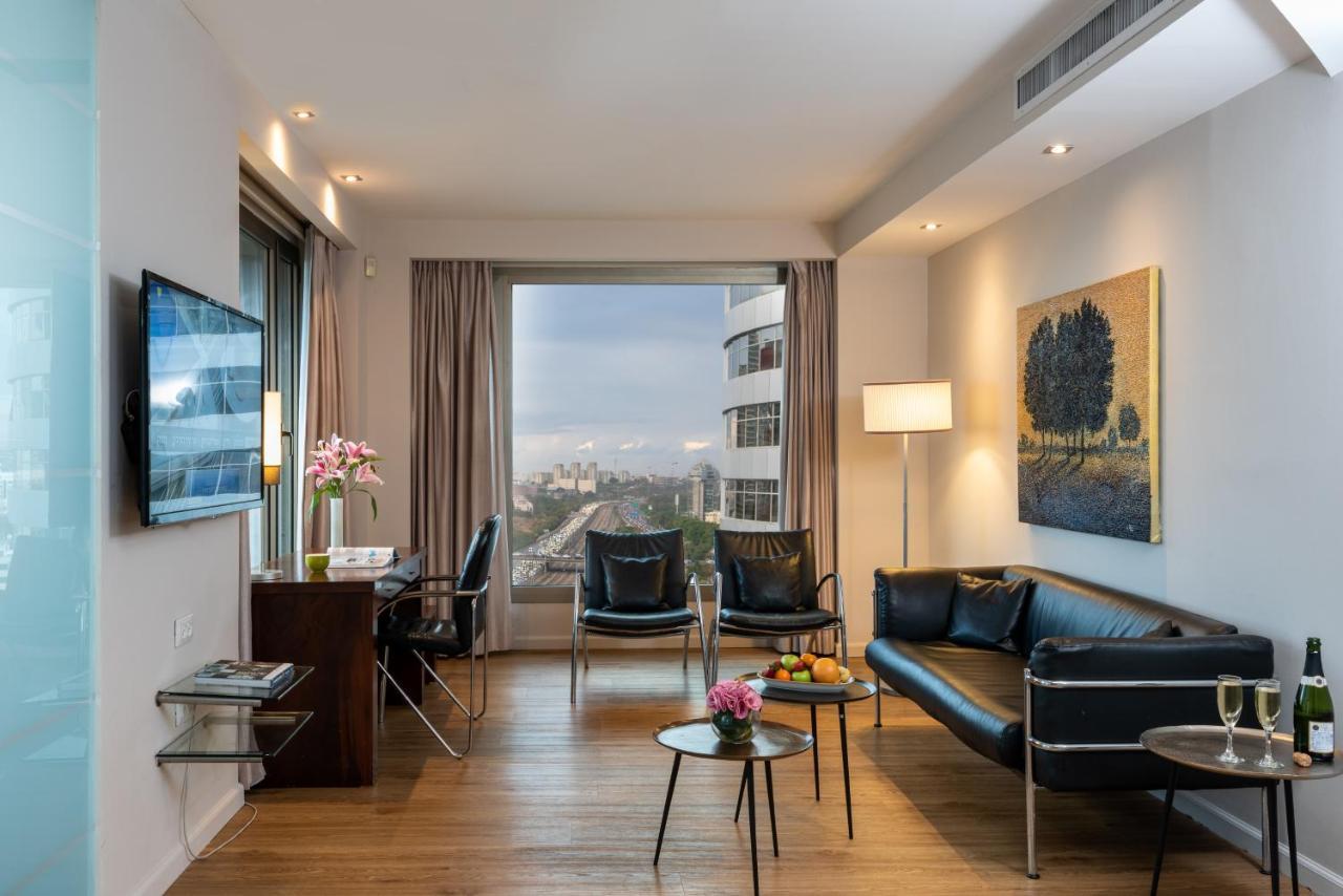 Leonardo City Tower Hotel Tel Aviv Giv'atayim Exteriér fotografie A suite at the hotel
